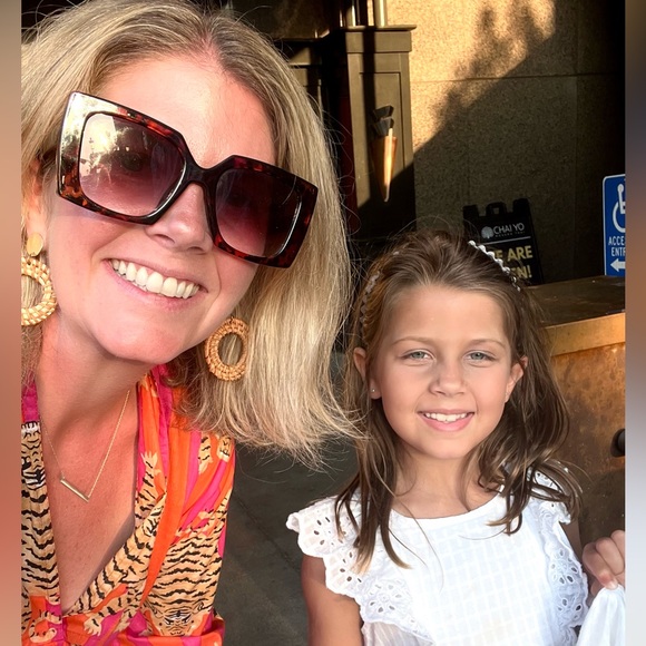 Meet your Posher, Katie - Picture 2 of 2